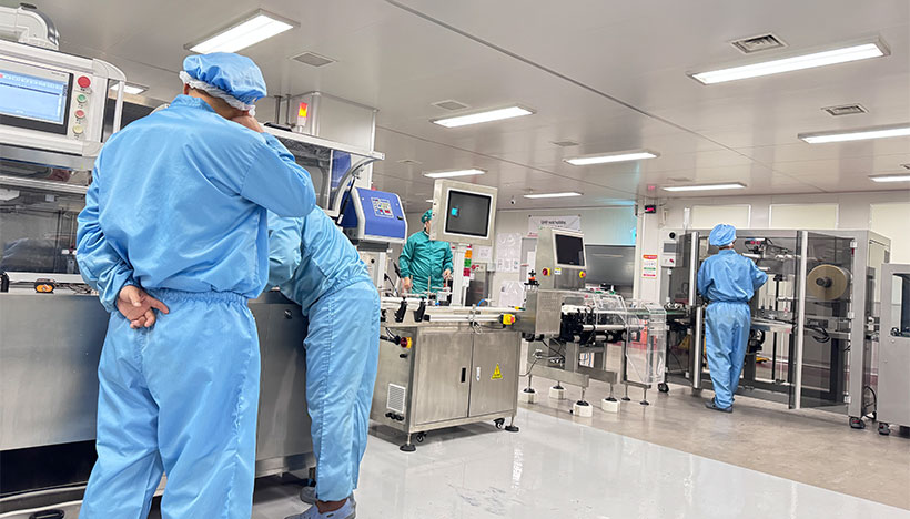 Fornecedor de m&aacute;quinas de preenchimento e capeamento farmac&ecirc;utico